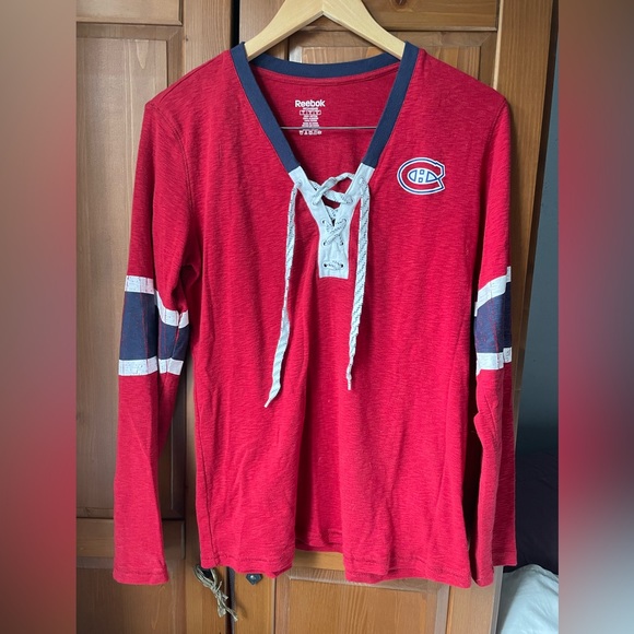 Reebok Tops - Montreal Canadiens women’s shirt Size L
